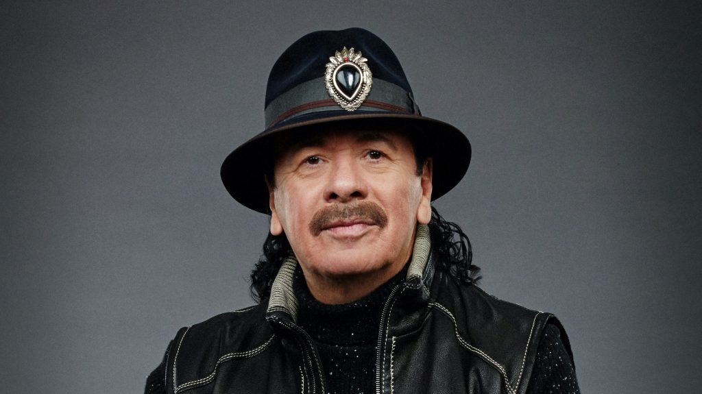 Carlos Santana se disculpa por comentarios antitransfóbicos en concierto en Nueva Jersey captados en video – Deadline