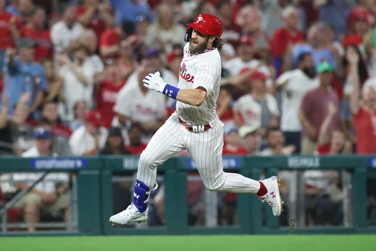 Bryce Harper lleva a los Filis con un jonrón a una ventaja de 10-4 sobre los Gigantes