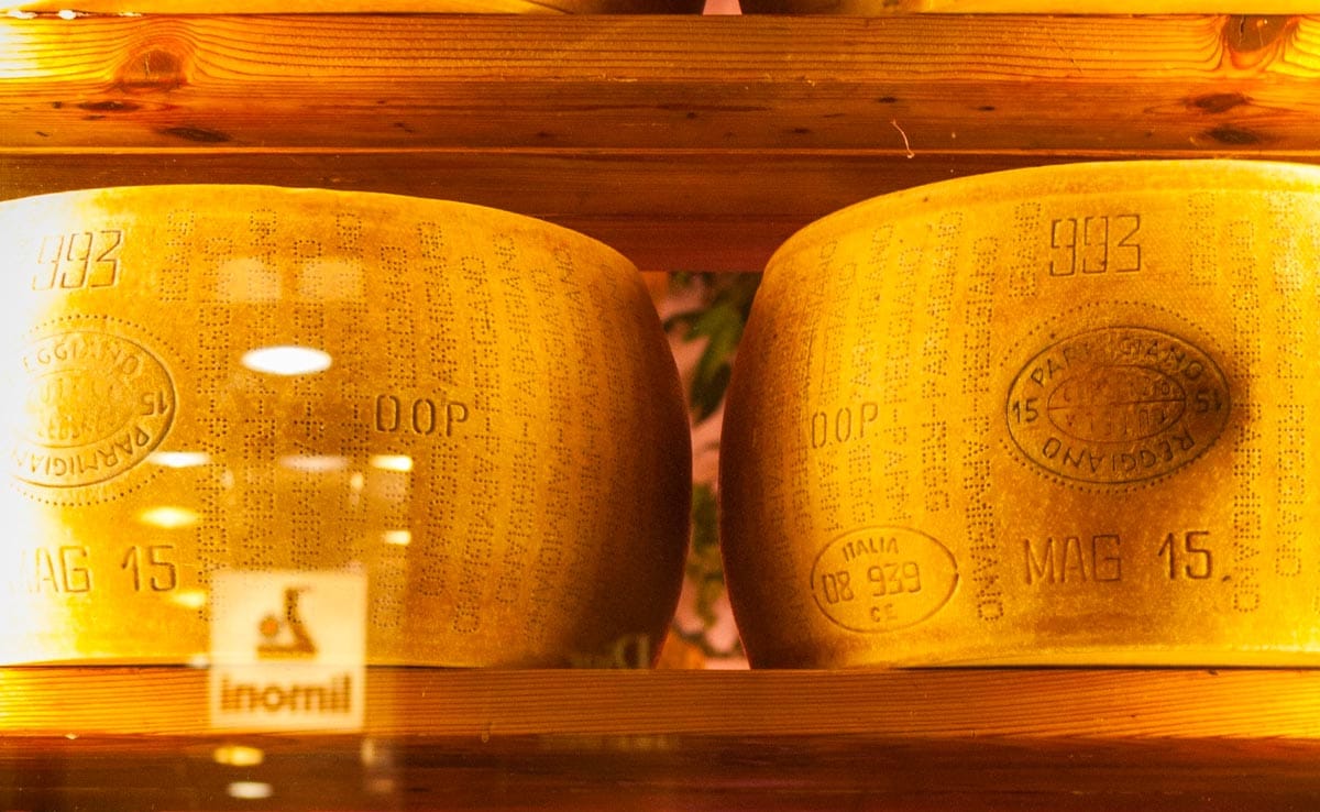 Muere un quesero italiano tras ser aplastado por 25.000 tabletas de queso