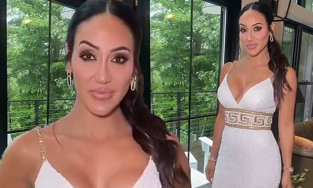 Melissa Gorga de RHONJ ha sido criticada por vestirse de blanco en la boda de su prima y la acusan de ‘falsificar la novia’.