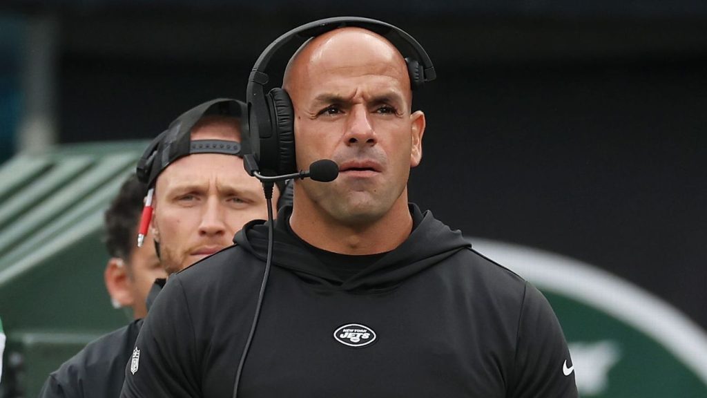 Robert Saleh y los jugadores acuerdan convocar a Aaron Rodgers a los Jets