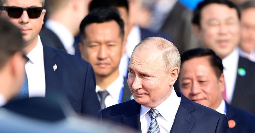 Putin visita al “querido amigo” Xi en una muestra de asociación sin fronteras