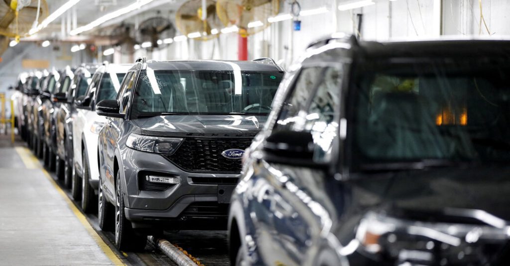 Retiran del mercado 238.000 coches Ford Explorer por un defecto que podría provocar su vuelco