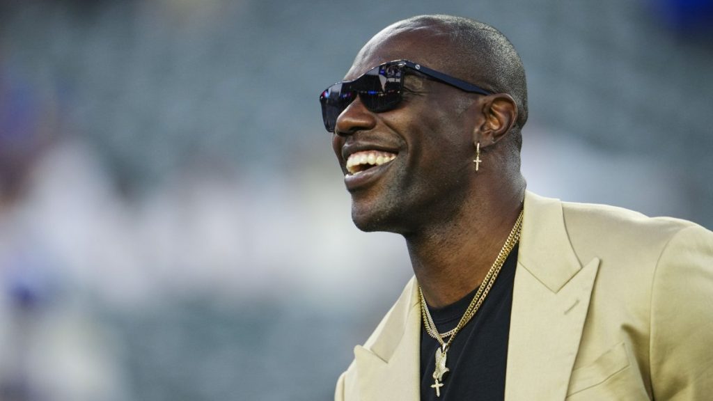 Terrell Owens fue atropellado por un auto después de un partido de baloncesto – Telemundo 52