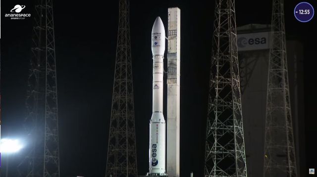 Un cohete Arianespace Vega podría poner en órbita 12 satélites esta noche después de una operación de última hora.  como mirar