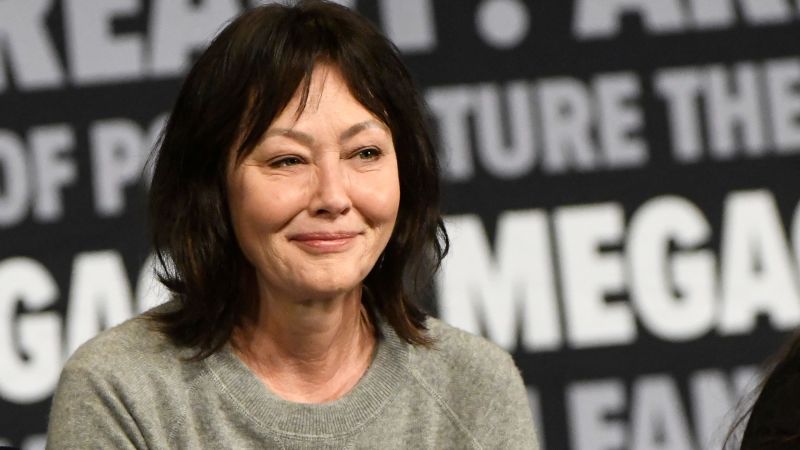 Shannen Doherty ha decidido 'reducir su tamaño' ya que vive con cáncer en etapa 4