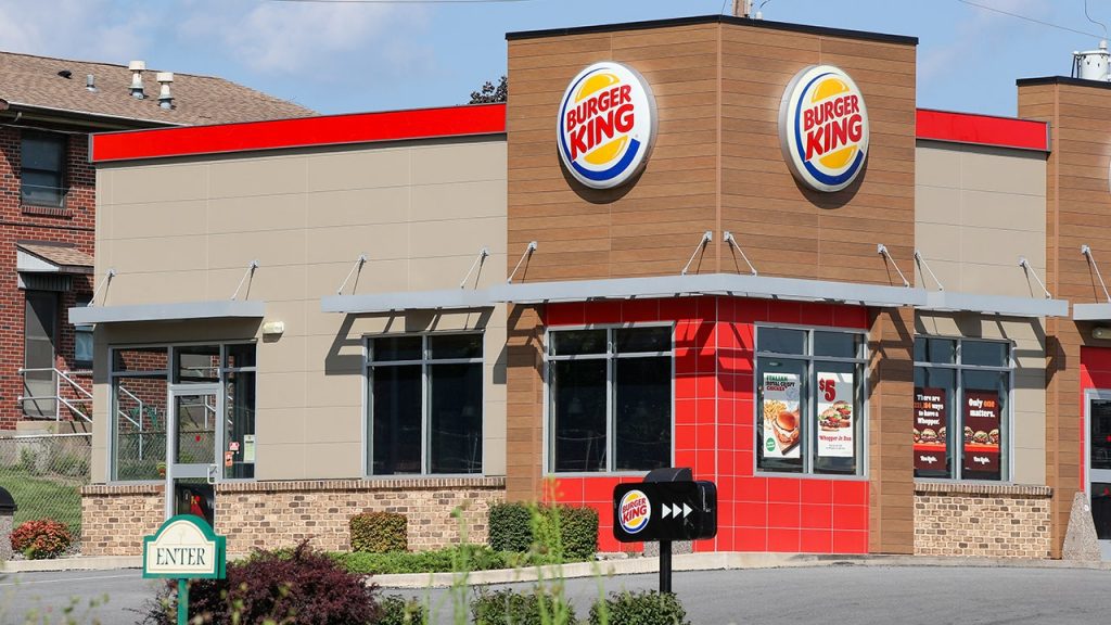 Burger King lanza comida a 5 dólares para competir con McDonald’s