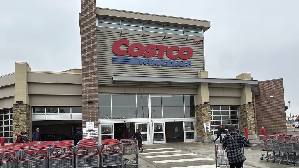 El nuevo director financiero de Costco hace un anuncio importante sobre la querida oferta de hot dog de $ 1,50 de la tienda