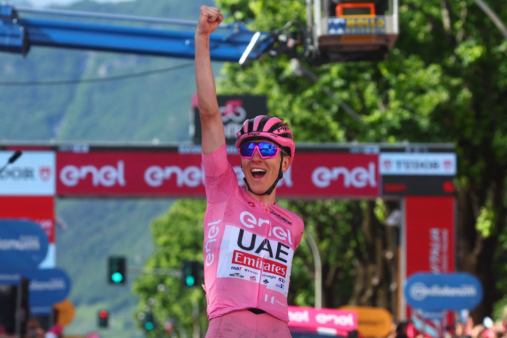 Giro de Italia: Tadej Pogačar consolida su victoria general en el Giro de Italia con una impresionante victoria individual en la etapa 20