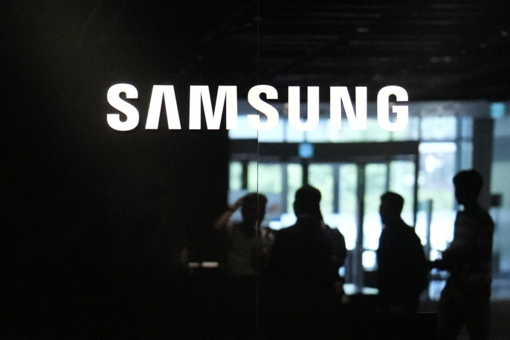 Según se informa, Samsung está pidiendo a los talleres de reparación independientes que supervisen a los clientes que utilizan piezas de repuesto.