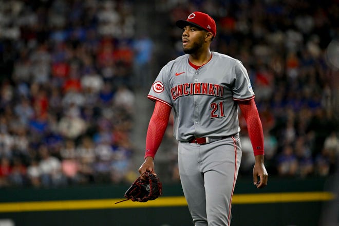 Los Rojos de Cincinnati toman la delantera temprano y pierden ante los Cachorros de Chicago tarde en casa