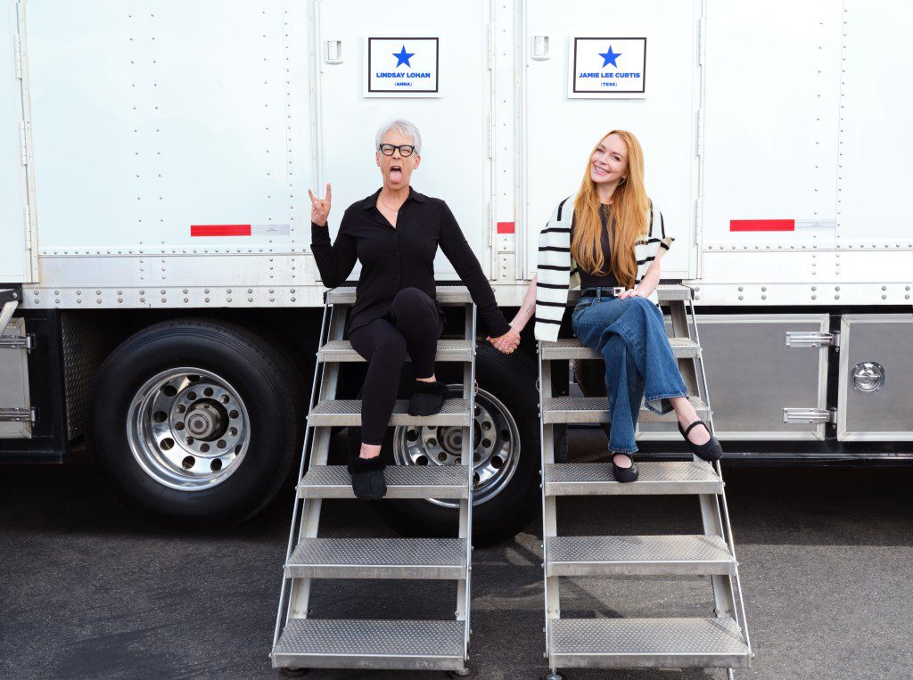 Jamie Lee Curtis y Lindsay Lohan en el set de Freaky Friday Part 2 el primer día de producción 