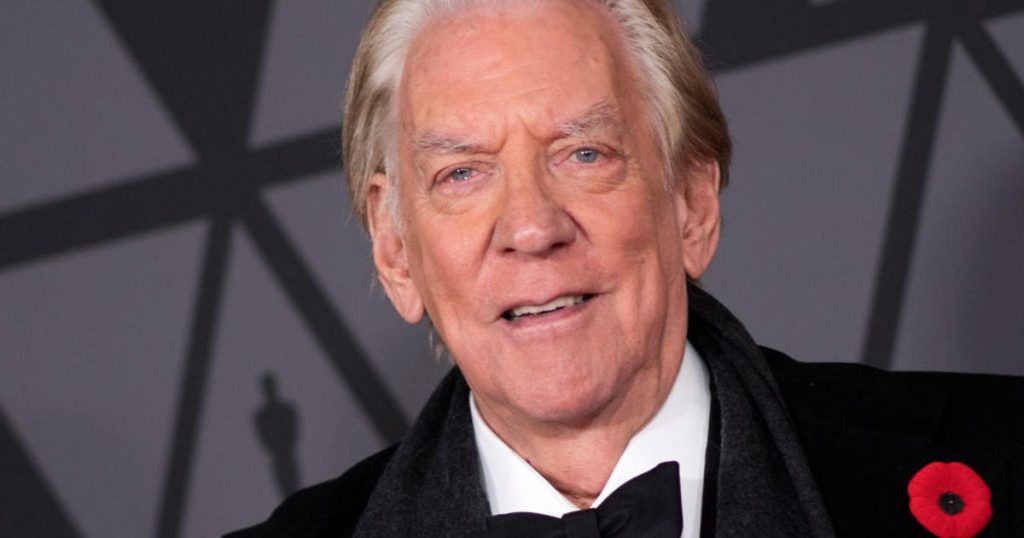 Donald Sutherland, el actor que protagonizó M*A*S*H, Los juegos del hambre y más, falleció a la edad de 88 años.