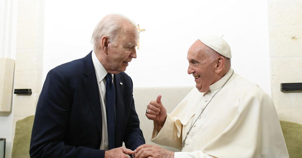 El Papa Francisco es el primer Papa en dirigirse a la cumbre del G7 y reunirse con Biden y los líderes mundiales.