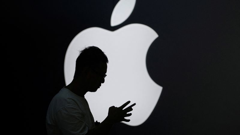 El nuevo problema de Apple en China: ChatGPT está bloqueado allí