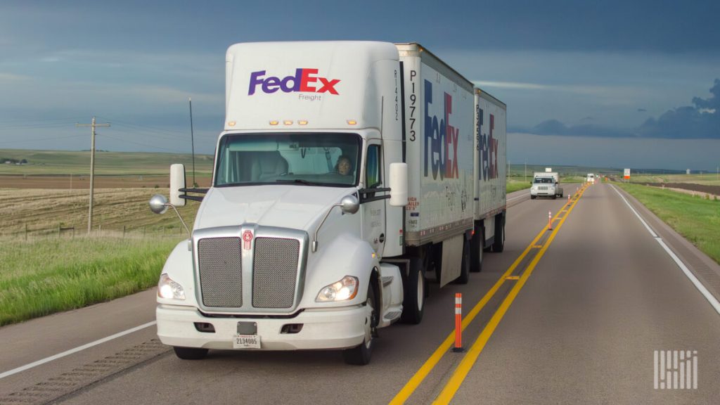 FedEx está explorando la posibilidad de desinvertir en su negocio de envío