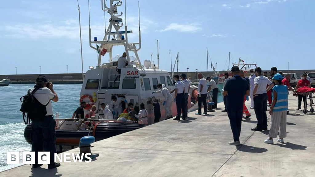 Naufragios frente a costas de Italia dejan 11 muertos y decenas de desaparecidos