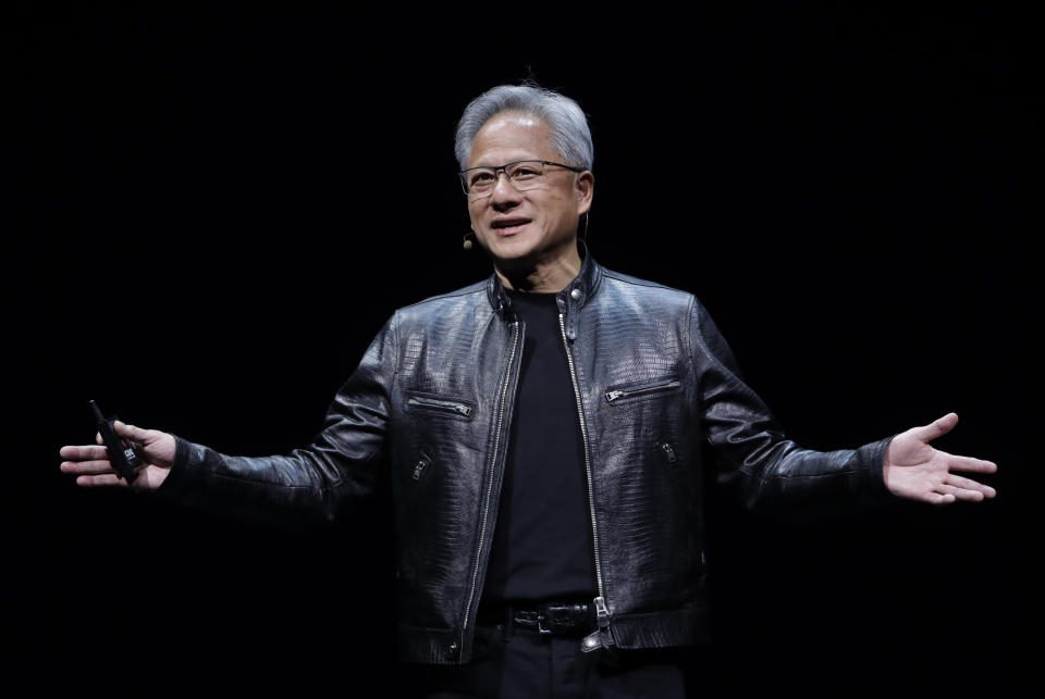El presidente y director ejecutivo de Nvidia, Jensen Huang, pronuncia un discurso durante Computex 2024 en Taipei, Taiwán, el domingo 2 de junio de 2024. (Foto AP/Chiang Ying-ying)