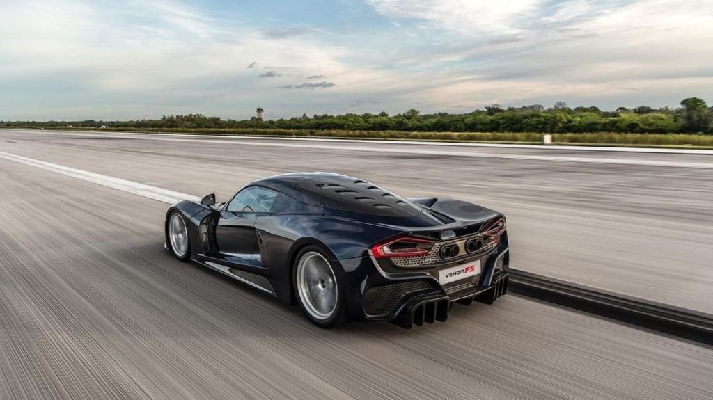 Un Hennessey Phenom F5 se estrella a 400 km/h en la pista del Centro Espacial Kennedy