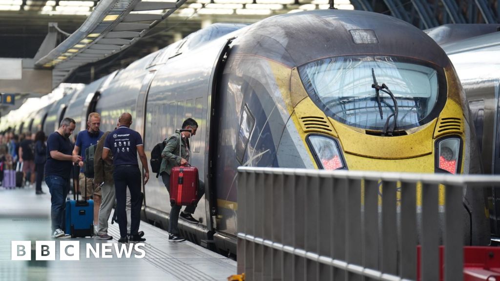 Cancelados servicios de tren en Francia mientras continúa la búsqueda de saboteadores