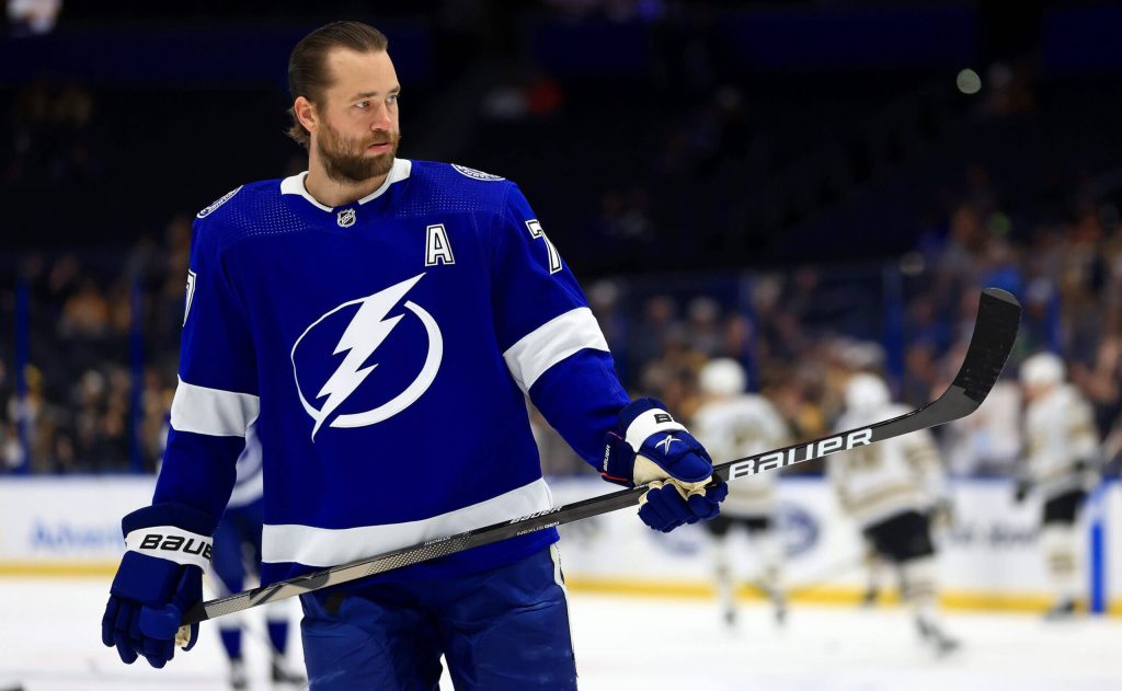 Clasificación de contratos de la NHL: Lightning firma a Victor Hedman con una extensión amigable para el equipo