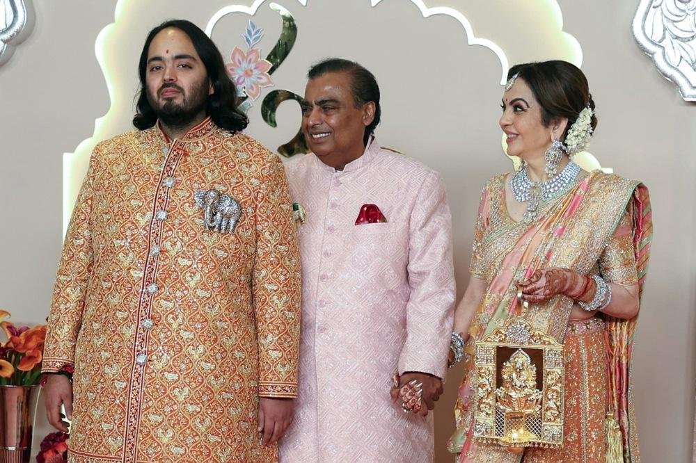 Los famosos decoran la alfombra roja en India con el matrimonio del hijo del hombre más rico de Asia con una heredera multimillonaria