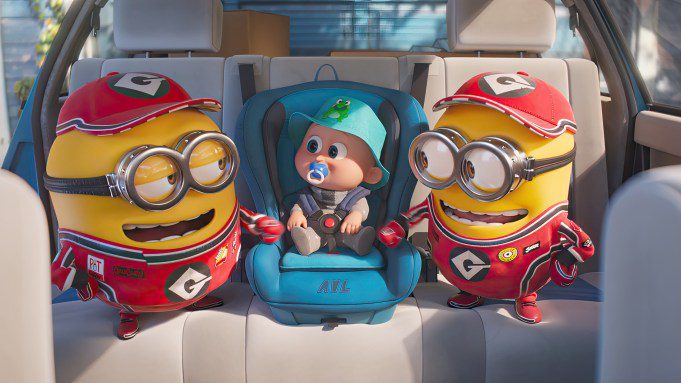 Mi villano favorito 4, Minions (de izquierda a derecha, sonido: Pierre Coffin), con Gru Jr., 2024. © Universal Pictures / Cortesía de Everett Collection