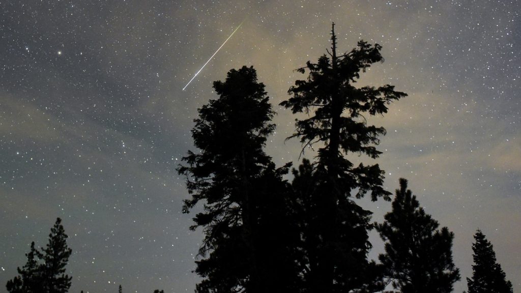 El clímax de la querida lluvia de meteoritos de las Perseidas deslumbrará a los observadores del cielo: NPR