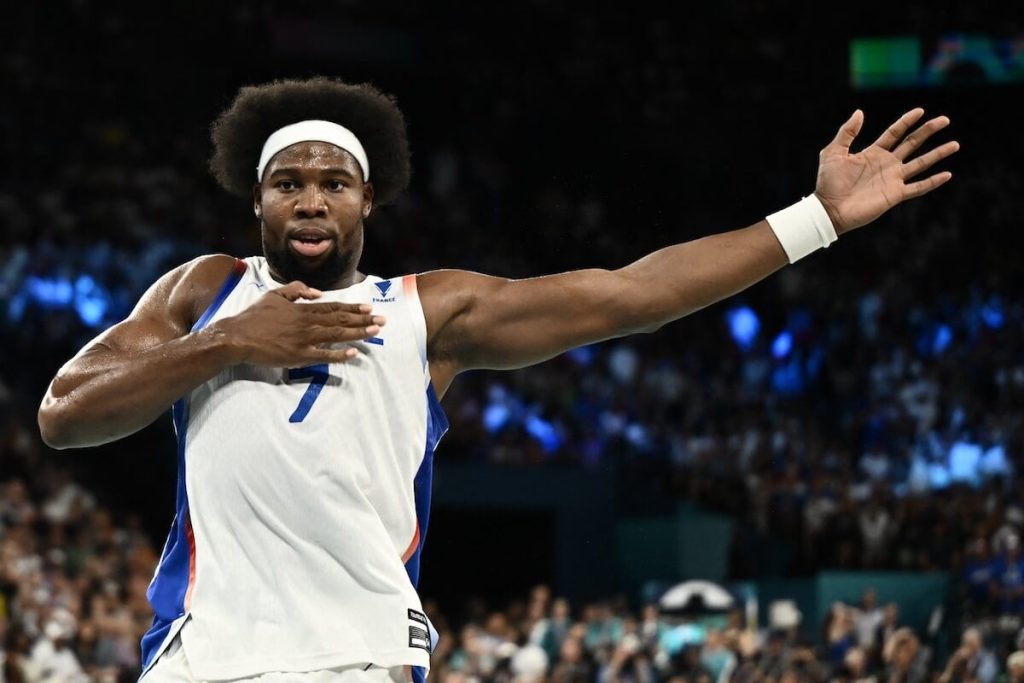 Los 76ers y el francés Gershon Yabusele están en conversaciones serias sobre un acuerdo: fuentes