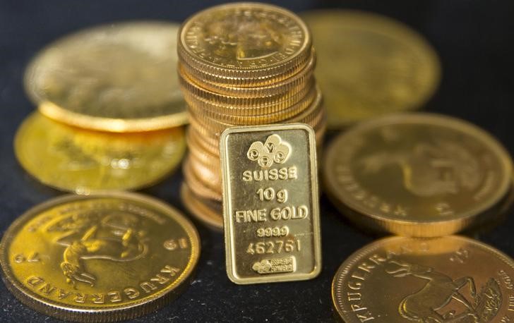 Los precios del oro alcanzan su nivel más alto de la historia en medio de apuestas por bajar las tasas de interés y un intento de asesinar a Trump